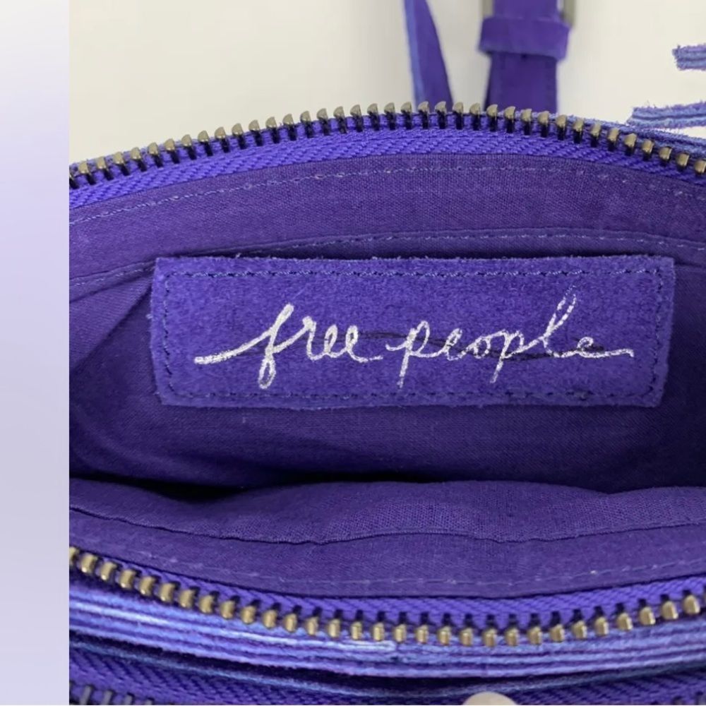 NWOT Free People Cody Crossbody Handbag Purple
Suede Double Zip Purse Bag $78. - Picture 7 of 12